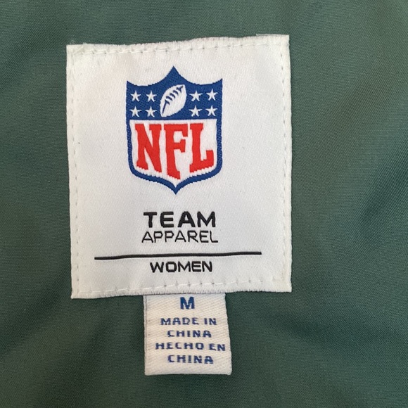 Green Bay Packers light weight jacket - Picture 2 of 3